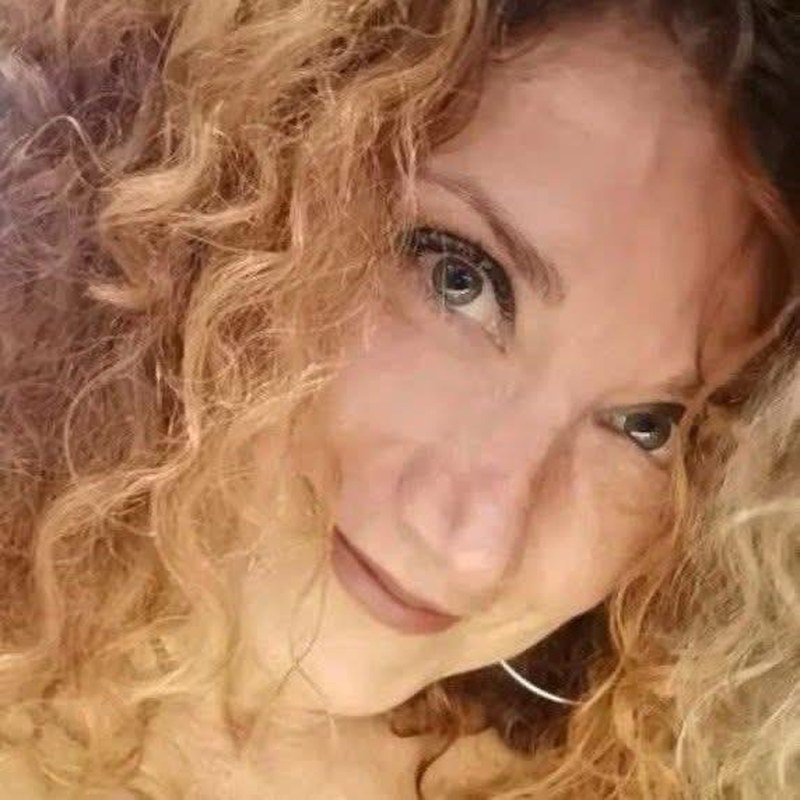 Ritratto di Stefania Pedicone, membro della giunta della Consulta Civica di Siracusa.